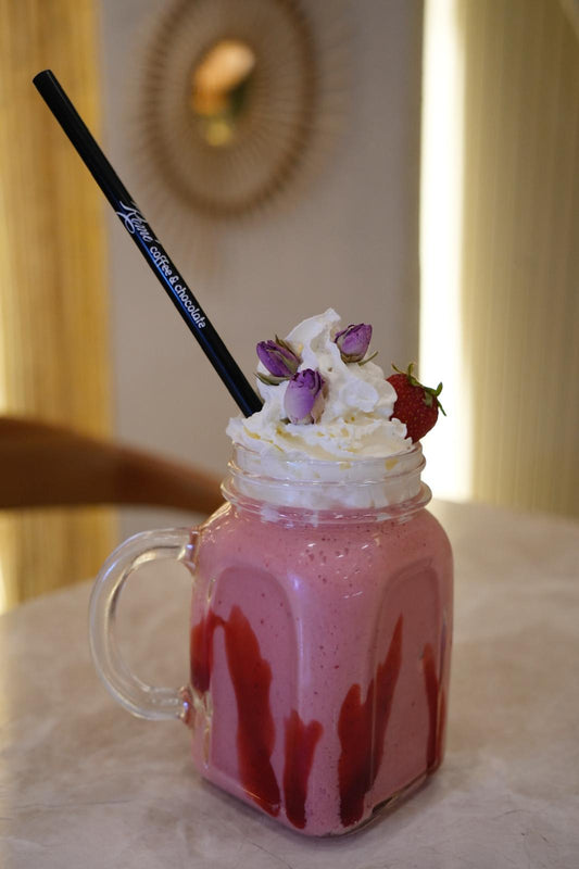 ÇİLEKLİ MİLKSHAKE